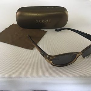Gucci sunglasses. 2456/S E3K 55 16 optyl